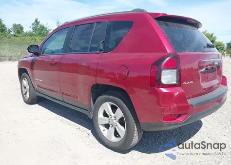 2017 Jeep Compass Latitude 4X4 z USA, uszkodzony, nr VIN 1C4NJDEB4HD168300